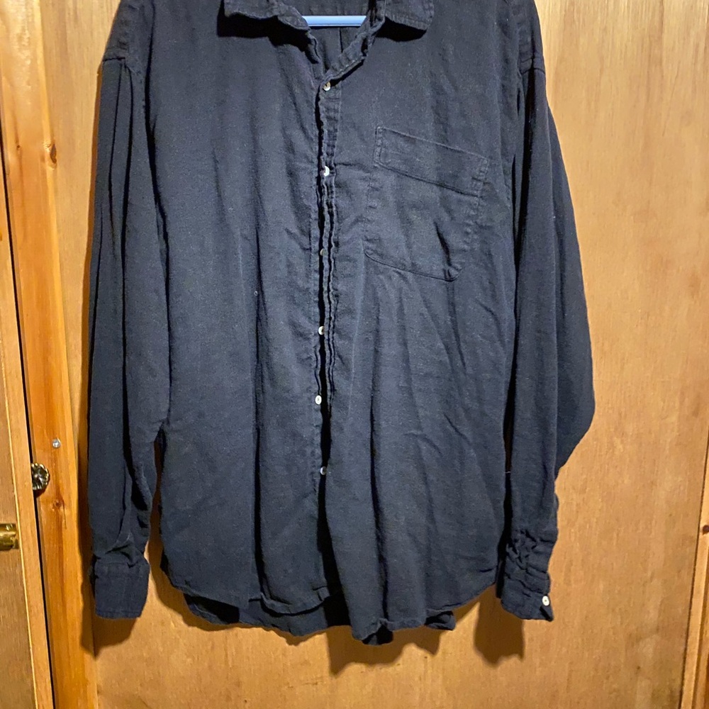 Relaxed Black Long-Sleeve Button Front Blouse